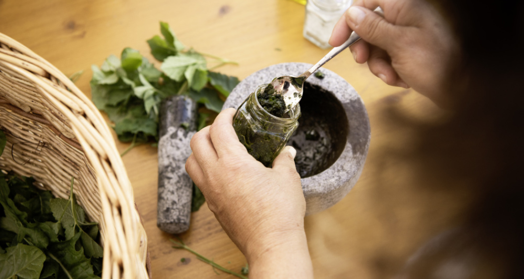 maja's-chrueterstuebli-krauterverarbeitung