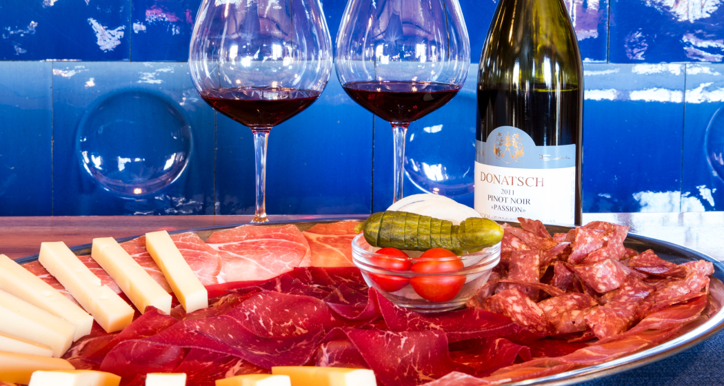 Weingut Donatsch & Winzerstube "zum Ochsen" (oua_82362447_image)