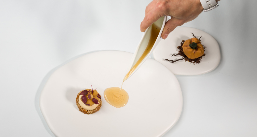 Kochkurs mit Dario Cadonau zum Thema "Grundfonds und Saucen" (gdl_898965995_image)