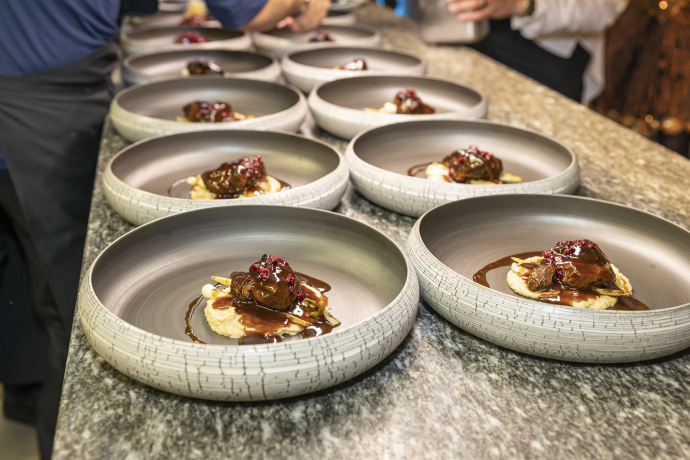 Kochkurs mit Dario Cadonau zum Thema "Schmoren und Wintergerichte" (gdl_898965969_image)