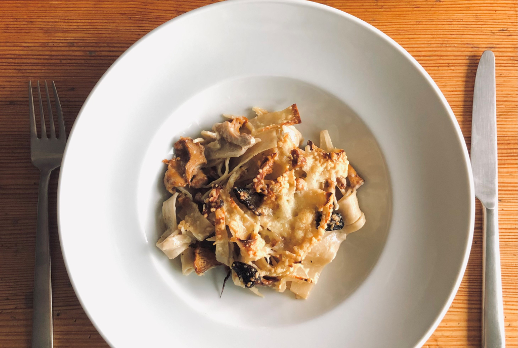 Pilz-Gratin mit Bündner Pappardelle | graubündenVIVA