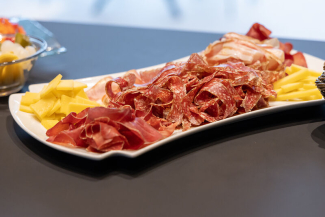 Trockenfleisch und Käse